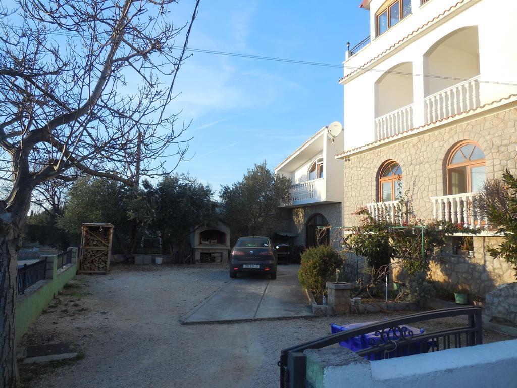 Apartments Veni Up Starigrad Paklenica Exterior foto